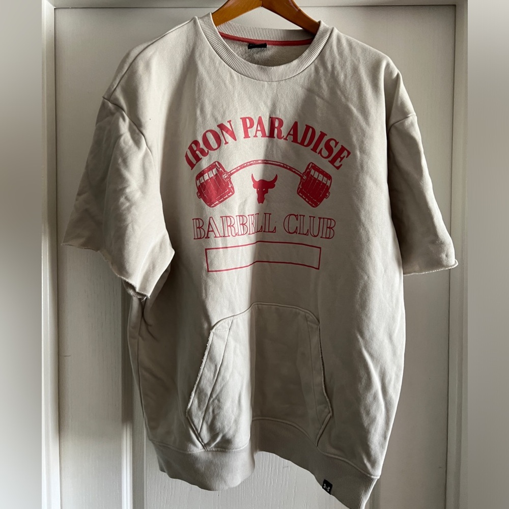 Under Armor short sleeve sweatshirt size XL